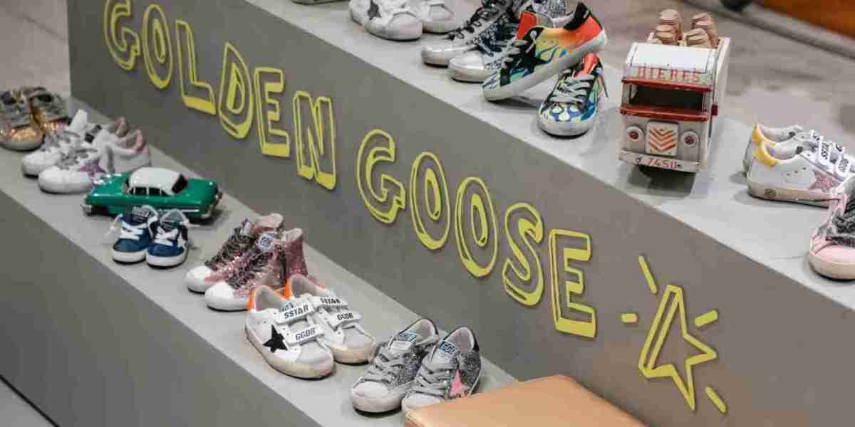 Golden Goose Purestar Sneakers cycle right now vogue fashion