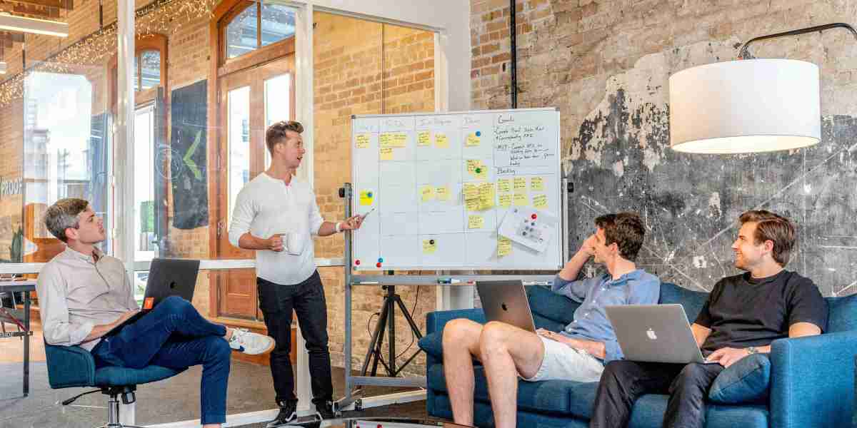Mastering Facebook Advertising Management: A Strategic Guide for Maximum ROI