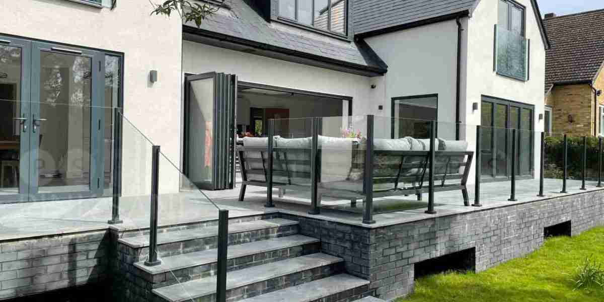 Observational Research on Glass Balustrades: A Modern Architectural Trend