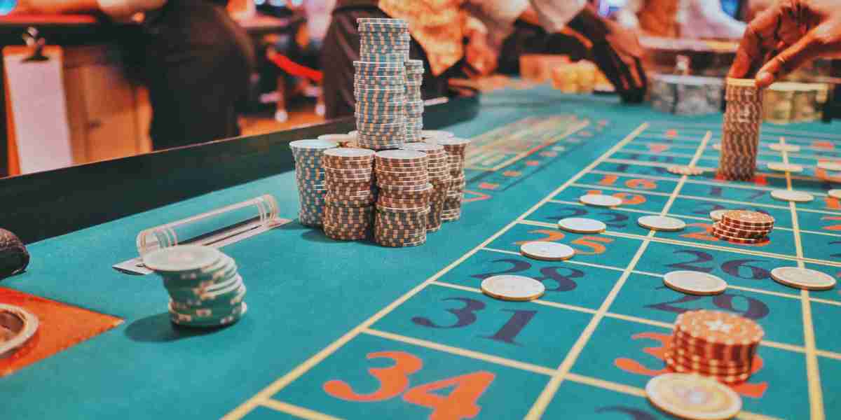 La Psicologia del Giocatore di Casinò: Emozioni e Decisioni